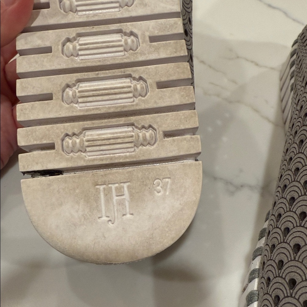 Ilse Jacobsen Gray Patterned Slip-On Shoes - Picture 5 of 5